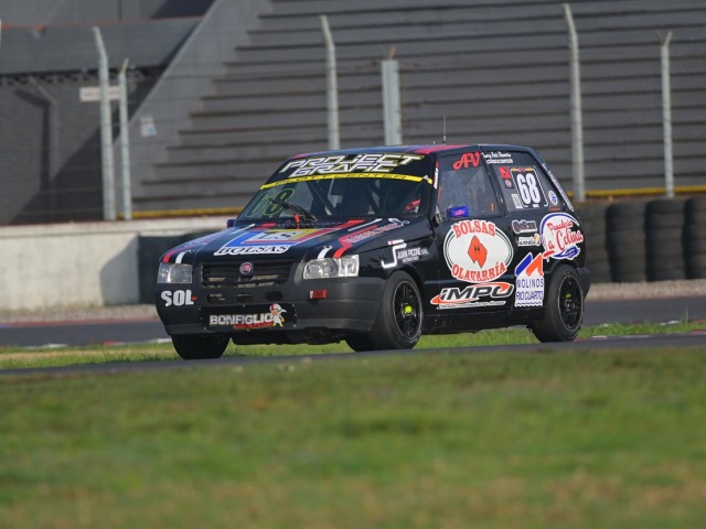 Nueva victoria de Nicols Benito en el Turismo Pista